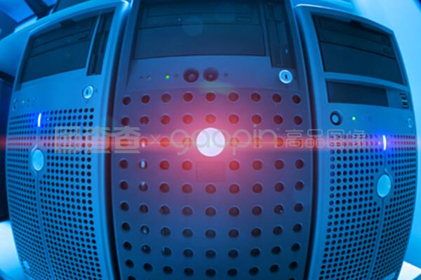 網(wǎng)絡(luò)服務(wù)器與云計(jì)算裝備技術(shù)服務(wù) 數(shù)字時(shí)代的基石與引擎